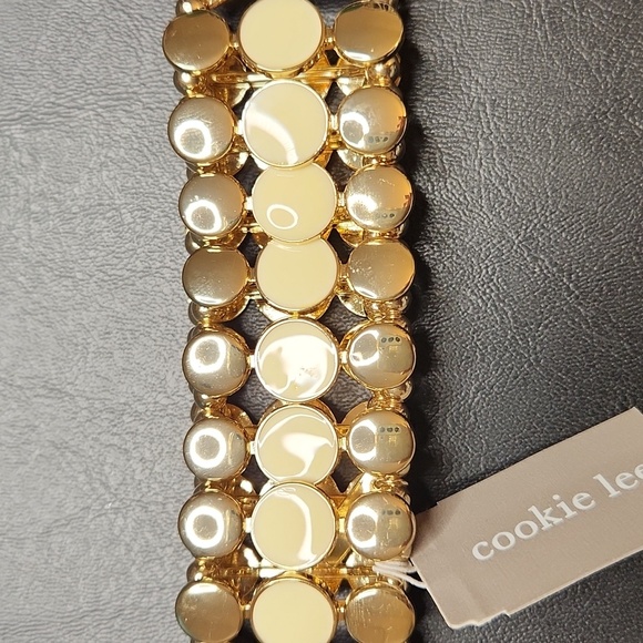 NWT Cookie Lee Cream And Goldtone Circles Stretch Bracelet - Picture 4 of 6